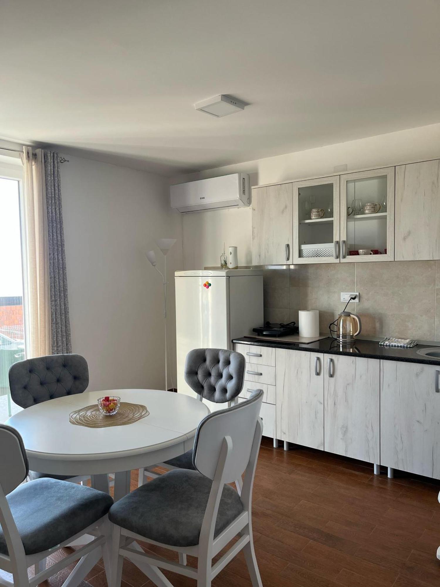 Surcin Apartment Ledine Exterior photo